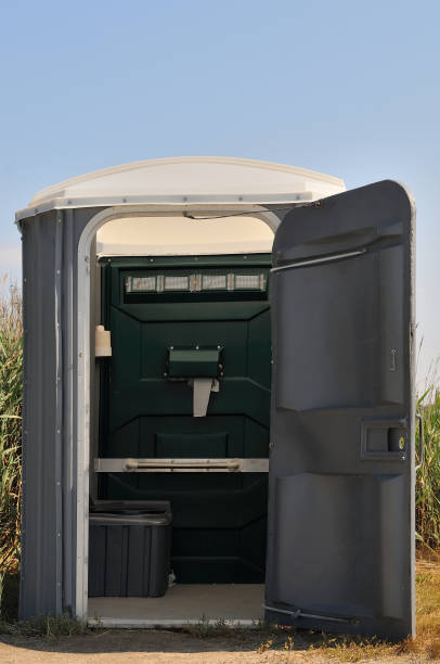 Porta potty delivery and setup in Sierra View, PA